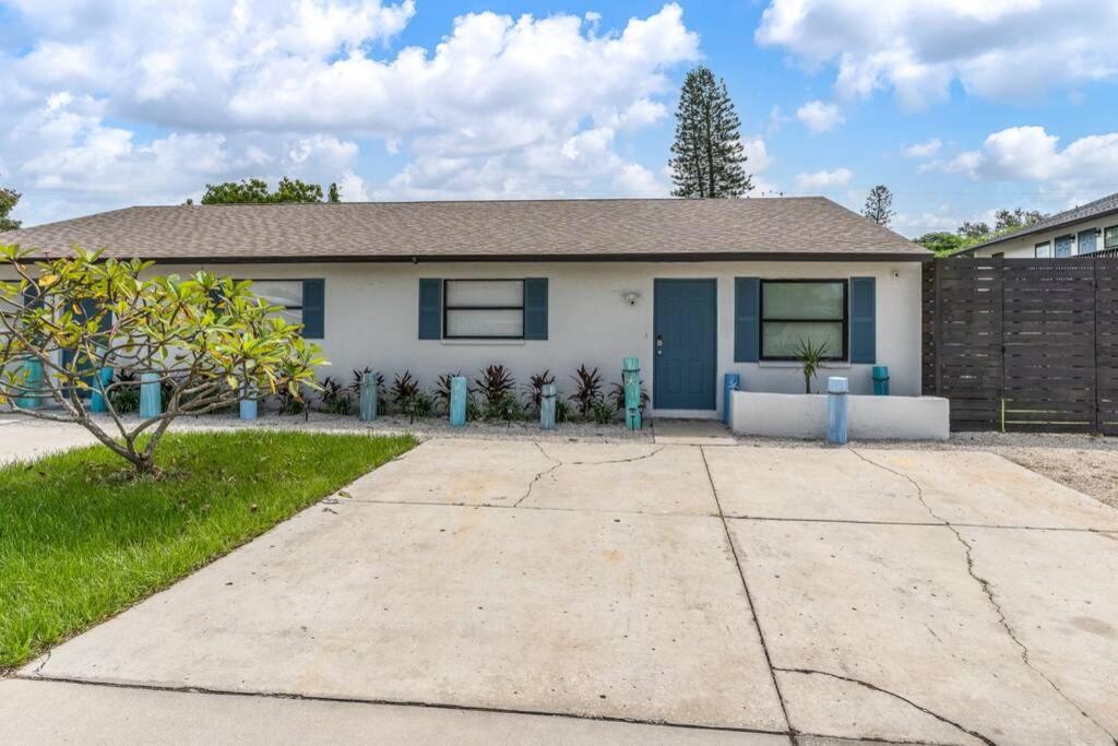 Cortez Gardens Cottage 15, Renovated And Close To Beach, 3-Bed, 2-Bath 10 People Bradenton Buitenkant foto
