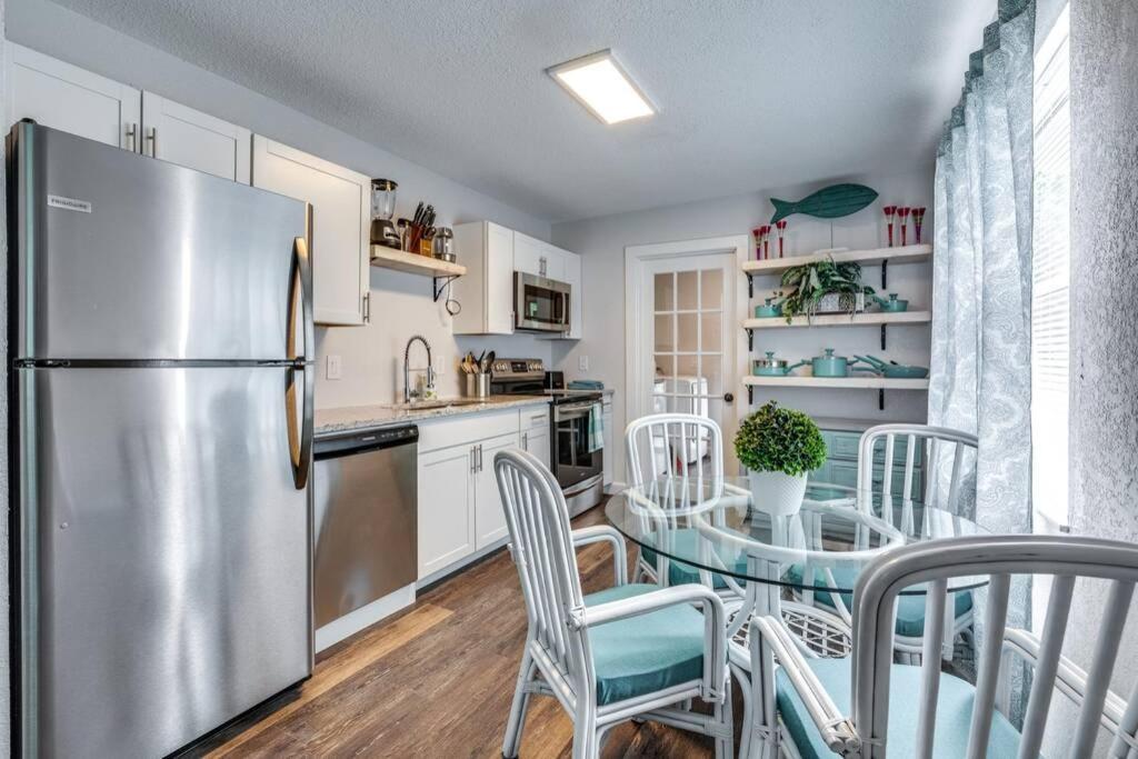 Cortez Gardens Cottage 15, Renovated And Close To Beach, 3-Bed, 2-Bath 10 People Bradenton Buitenkant foto
